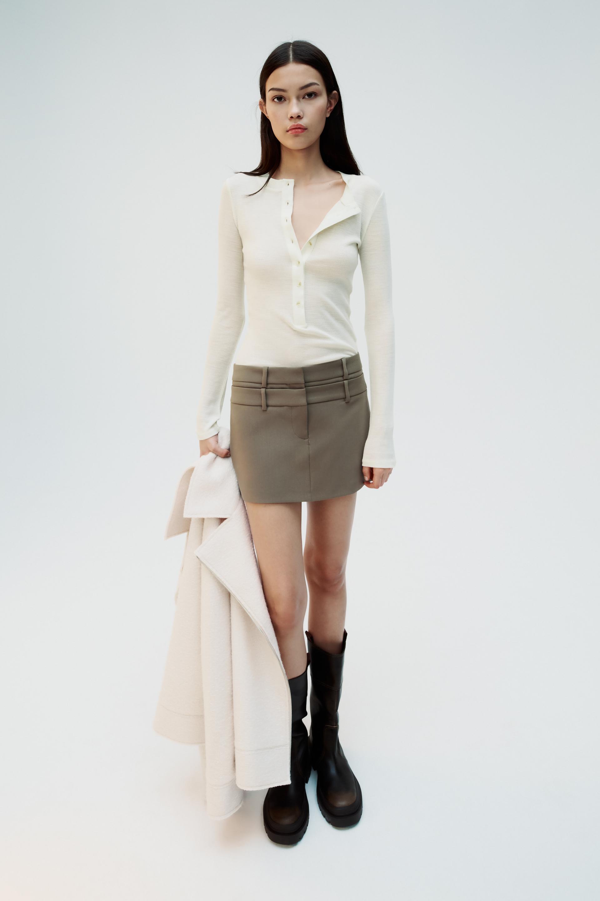 

ОТКРЫТЫЙ ТРИКОТАЖНЫЙ ТОП