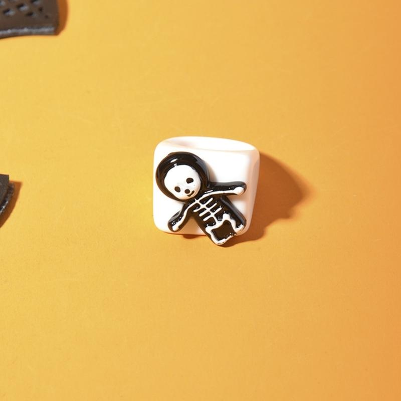 Fashion Lightweight Rings Bat Specter Pumpkin Stacking Rings Big-eyed Crystal Exaggerated Rings Suitable for Ladies