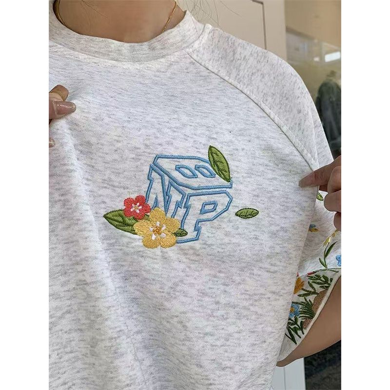 Women's Flower Embroidered Solid Color T-shirts Korean Style Loose Round Neck Female Tees Summer Short Sleeved Pullover Ladies Cotton Top