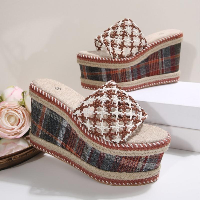 Women's Spring New Thick-soled Slope Heel Slippers Women's One-character Open-toe Women's Slippers