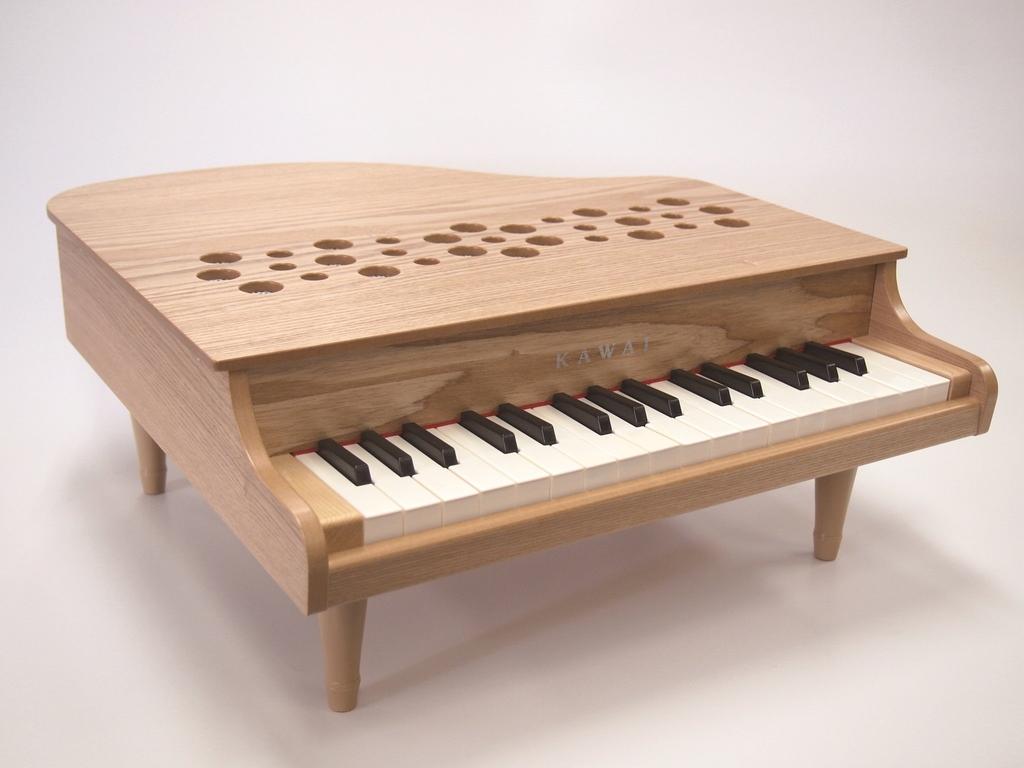 Kawai Musical Instruments Manufacturing KAWAI Mini Piano Natural P-32