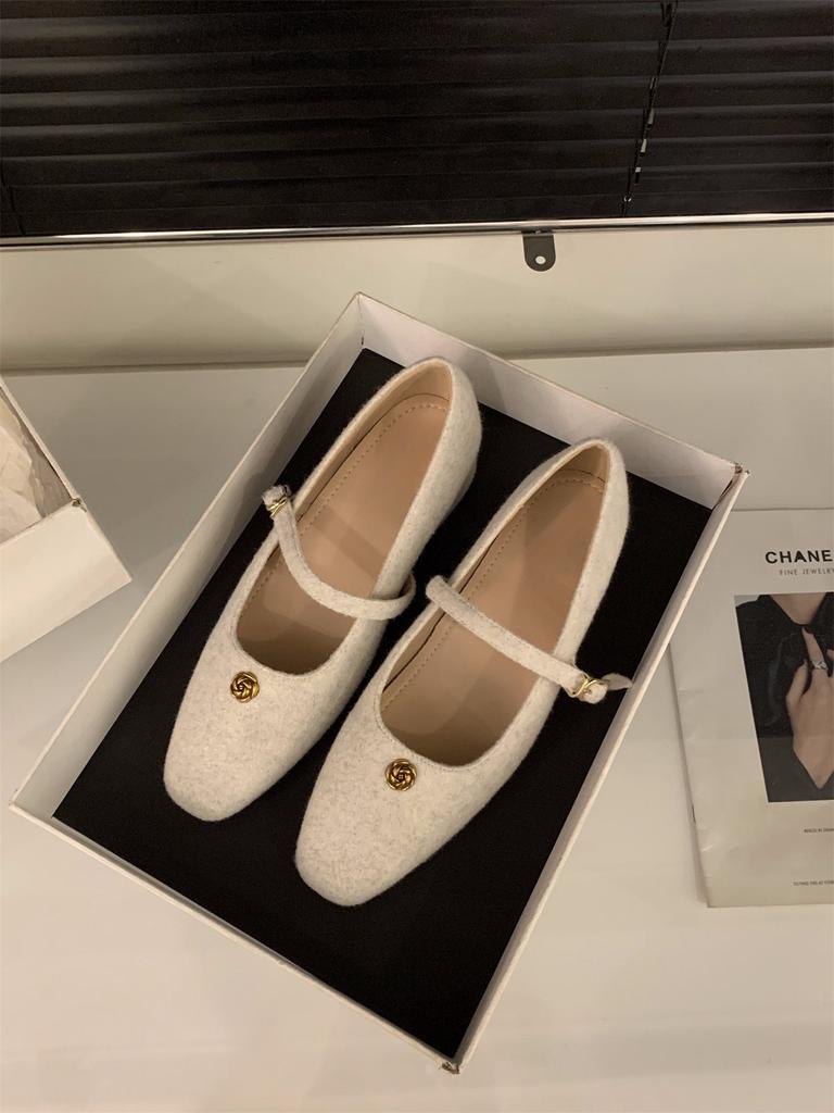 Francuski gruby obcas małe pachnące zamszowe szare pojedyncze buty buty damskie 2024 wiosna i jesień ze spódnicą buty wieczorowe Mary Jane