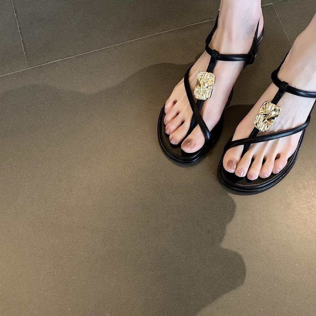 2025 fairy style beautiful model~ French retro metal buckle cross belt thick heel versatile vacation sandals female summer