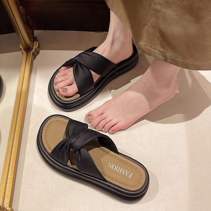 Cool Slippers Female Summer Wear 2025 New Fairy Style with Skirt Platform Beach Sandals Fashion Pregnant Women One-word