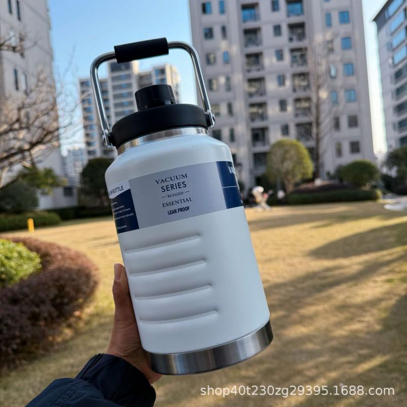 Large Capacity Insulated Water Bottle 1500ml 2000ml Stainless Steel Vacuum Thermos Outdoor Camping Travel Gym