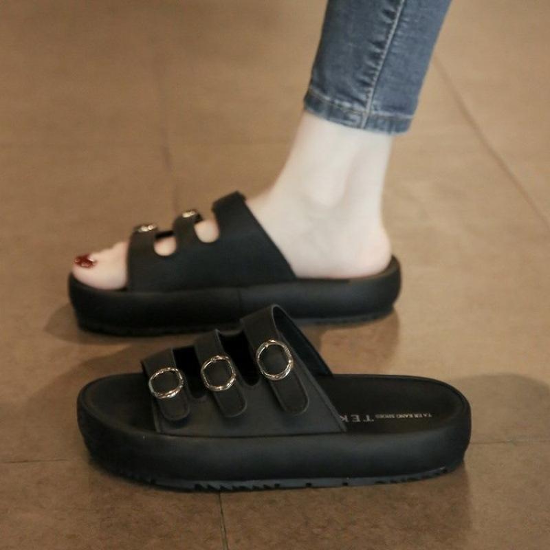 

Cool slippers women s summer wear 2025 new thick-soled seaside beach sandals French with skirt casual one-word drag 35