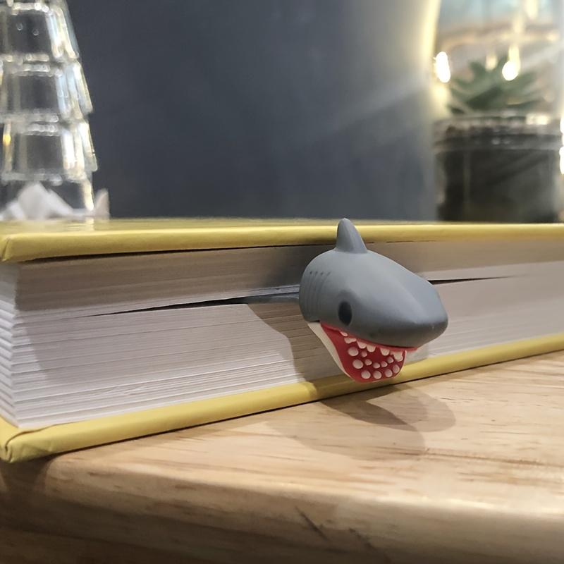 Creative 3D Great White Shark Bookmark- Durable Plastic, Black with Red Teeth Detail, Student Stationery Gift for School Opening