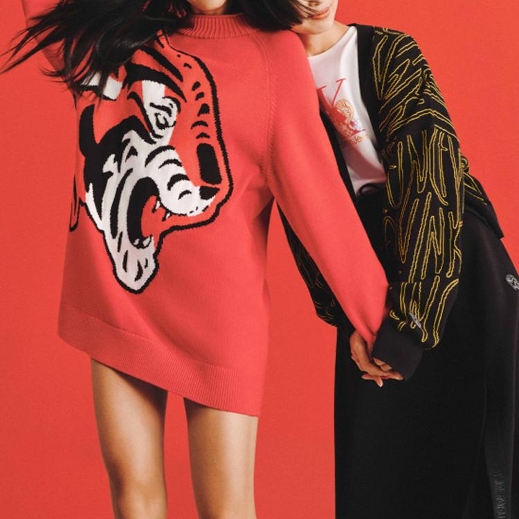 Calvin Klein Tiger Year Limited Edition Tiger Head Jacquard Crew Neck Sweater Unisex Sweater Red J400119-XAT