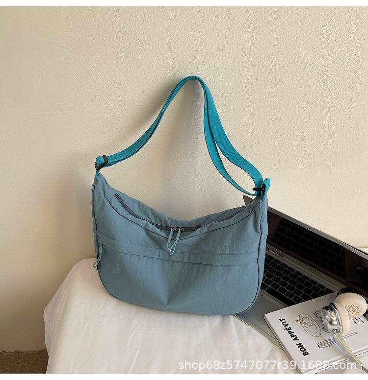 2025 Spring New Single Shoulder Large Capacity Armpit Bag Lazy Wind Crescent Bag Casual Commuter Bag Solid Color Versatile Bag