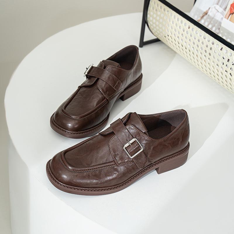 

Су Иньинь носит туфли-лоферы на толстом каблуке с квадратной пряжкой и одним ремешком, женские ретро универсальные туфли из маленькой кожи на платформе. 40