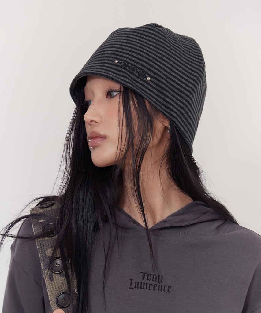 Tonilolenseu Striped Studded Beanie