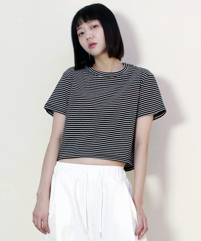 Deumakeu Loose Fit Pinstripe Crop Short Sleeve T-Shirt Black