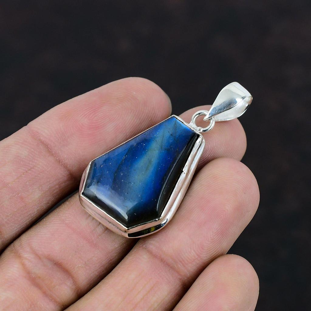 Labradorite Pendant 925 Sterling Silver Pendant Gemstone Pendant Handmade Jewelry Stylish Pendant Wonderful Silver Jewelry Gifts For Mother