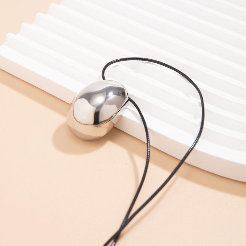 Modekedja för tröja i metall med geometriskt knut-hänge Stilfullt långt halsband Chokerkedjor Prydnad för kvinnor flickor