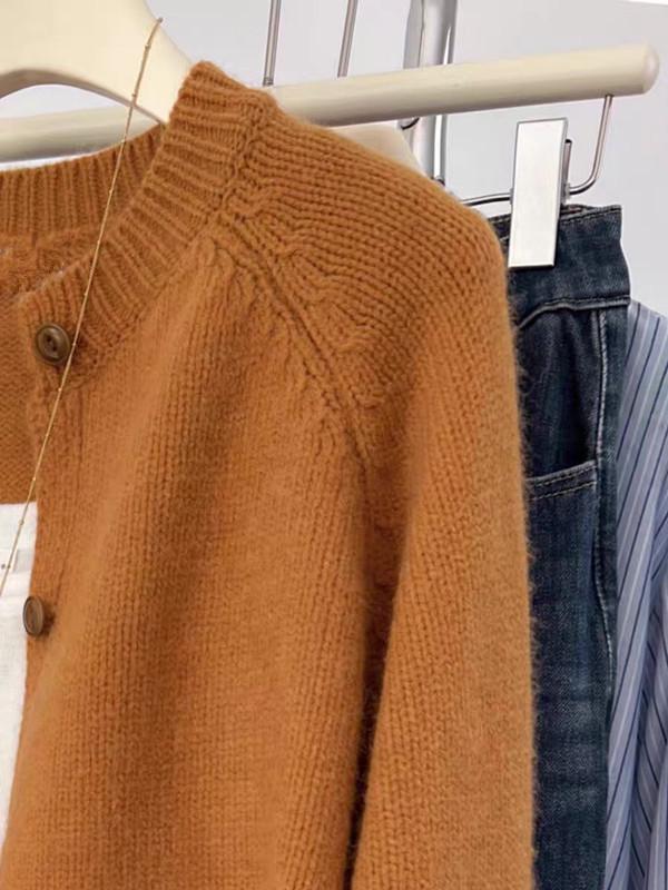Women's Pumpkin-Colored Pure Wool Round-Neck Knitted Cardigan: Short, Thick Sweater for Autumn and Winter