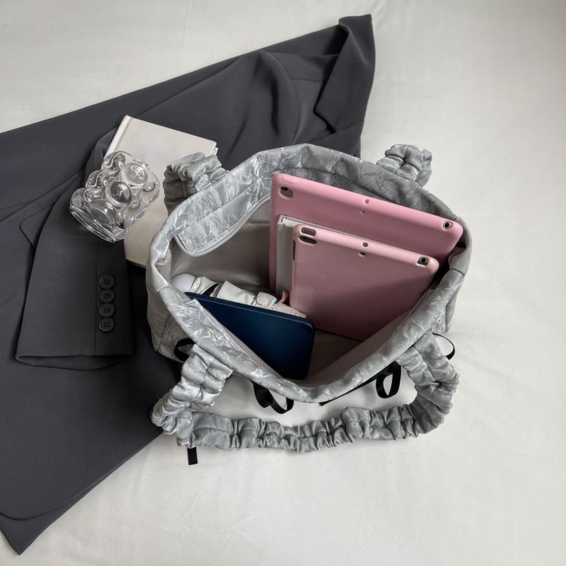 Серебряные сумки на ремне из искусственной кожи с большим бантом для женщин — фото 11