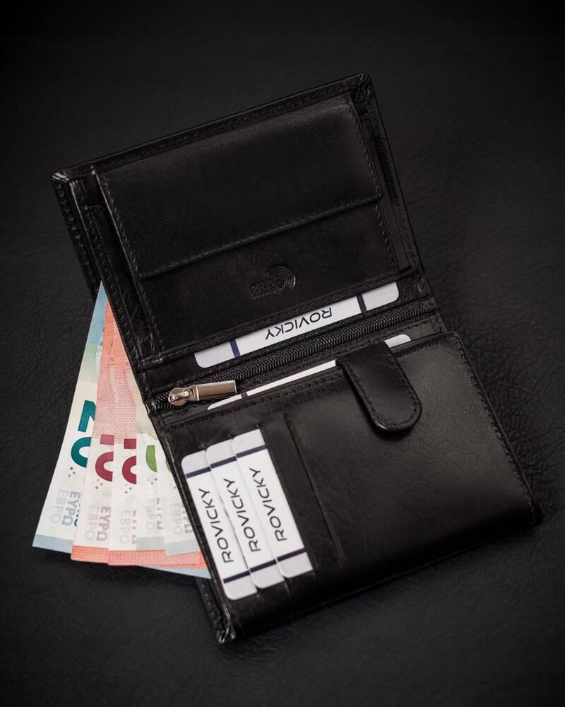 Extensive men's wallet made of genuine leather with RFID system - Rovicky