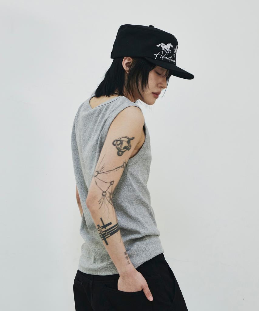 SCALLYWAG [Ryu Jeong-Ran × Skelly Wung] Horse Pillbox Cap [Black]