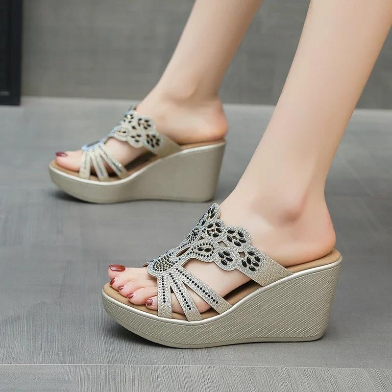 Fashion Ladies Shoes on Sale 2025 Fashion New Crystal Embellished Round Toe Platform Best Seller Beach Sandals Wedges Sandals Women
