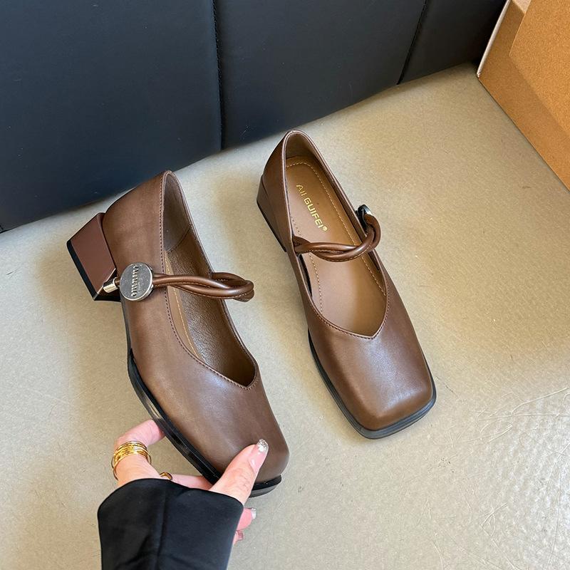 

Retro square head thick heel Mary Jane shoes girl summer 2025 new fairy wind gentle word with middle heel single shoes 40 коричневий