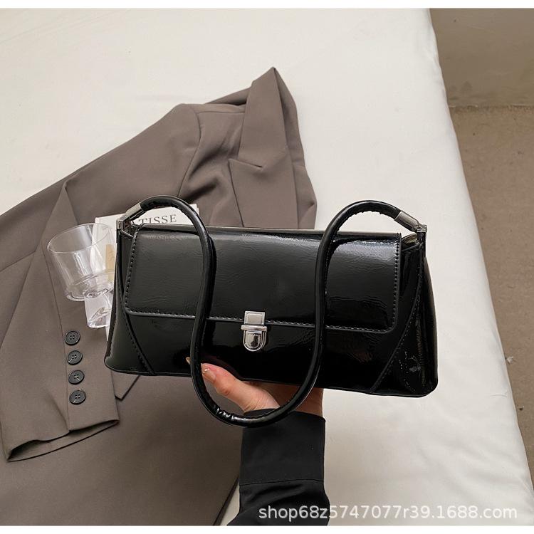 2025 New Retro Baguette Underarm Bag, High-end Glossy Hand Bag, Niche Versatile Medieval Shoulder Bag