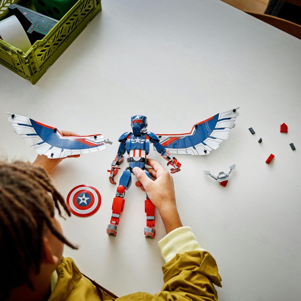 LEGO Marvel New Captain America Figure 359 Pieces Toy, Birthday Present, Building Blocks, Boys, Girls, Children Ages 8, 9, 10, Elementary School Stude