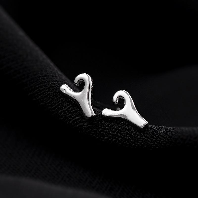 Banyan Tree S925 Silver English Alphabet Earrings for Women - Small, Comfortable, Single Earrings for Sleeping