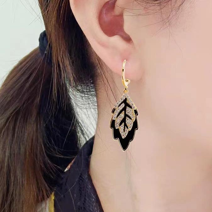 Women's Vintage Leaf Earrings