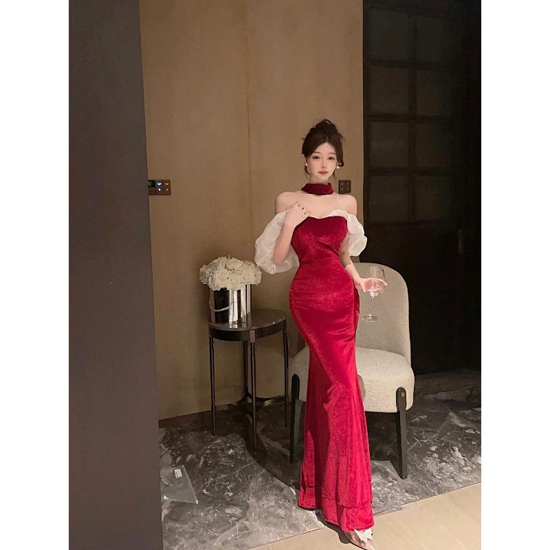 Autumn and Winter New Sexy Lady Golden Velvet Oneword Collar Slim and Thin Dress Dress, Long Style with Chest Pads
