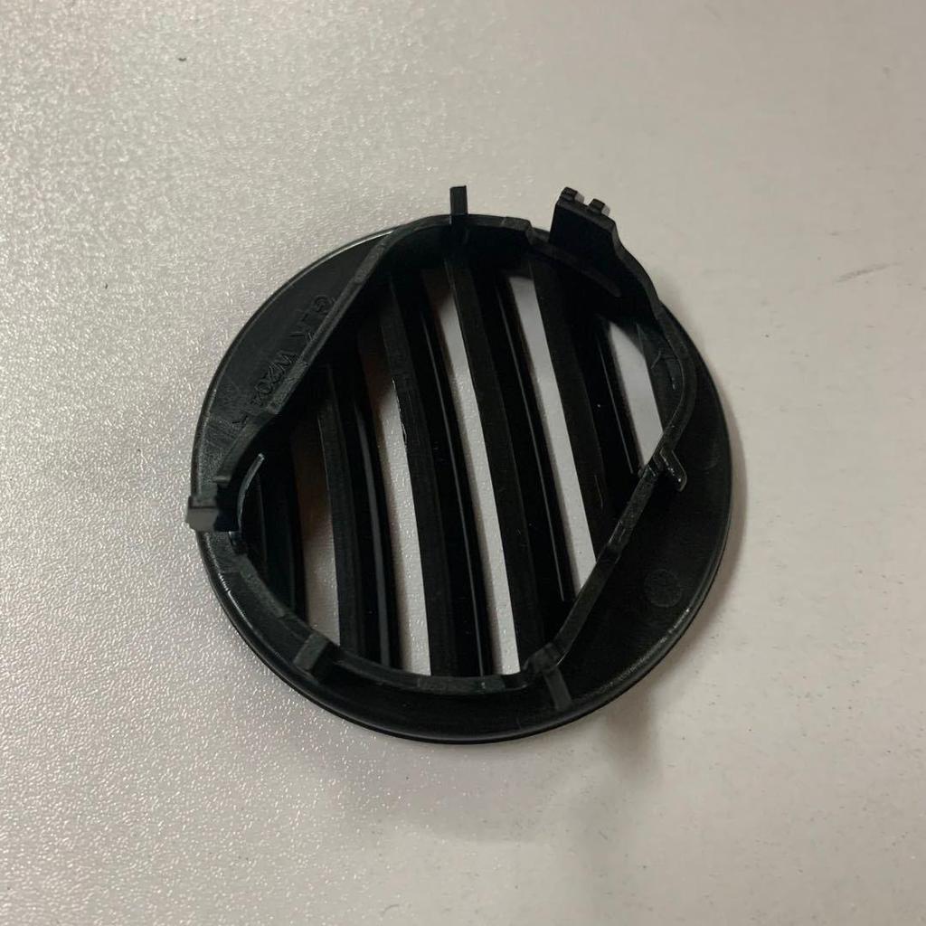 Compatible Air Vent Grille for Mercedes-Benz W204 C300/C350/C63 (Part No. 2046805087)