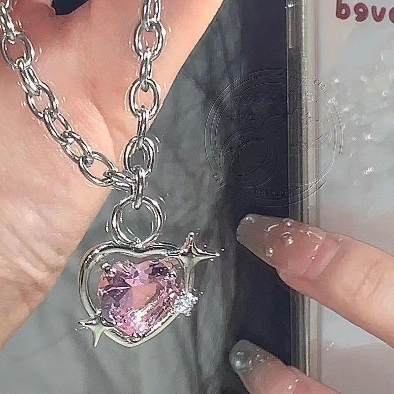 Kpop Naszyjnik z Wisiorkiem Czarne Serce Punkowy Błyszczący Gwiazda z Dżetami Asymetryczny Łańcuszek Naszyjnik dla Kobiet Łańcuszek na Szyję Biżuteria Y2K