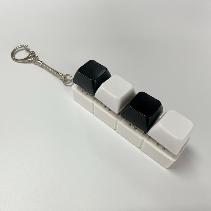 1Pcs Stress-relieving And Calming Finger Pressure Relief Button Pendant 4Keys Keyboard Key Irritability Toy Adult Office Keyring