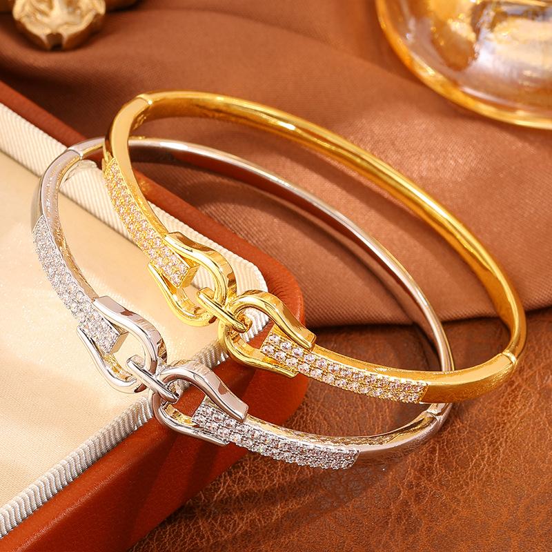 New copper gold-plated , personalized design horseshoe buckle zircon opening  women, light luxury niche 