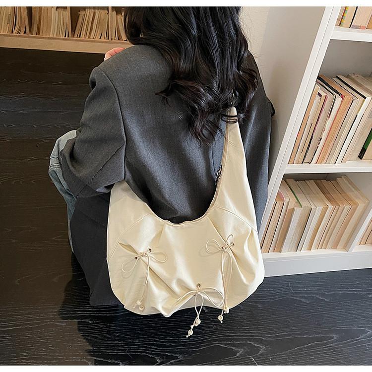 Simple Chic Bow Waterdrop Shape Shoulder Bag With Polyester Material For Casual Outings