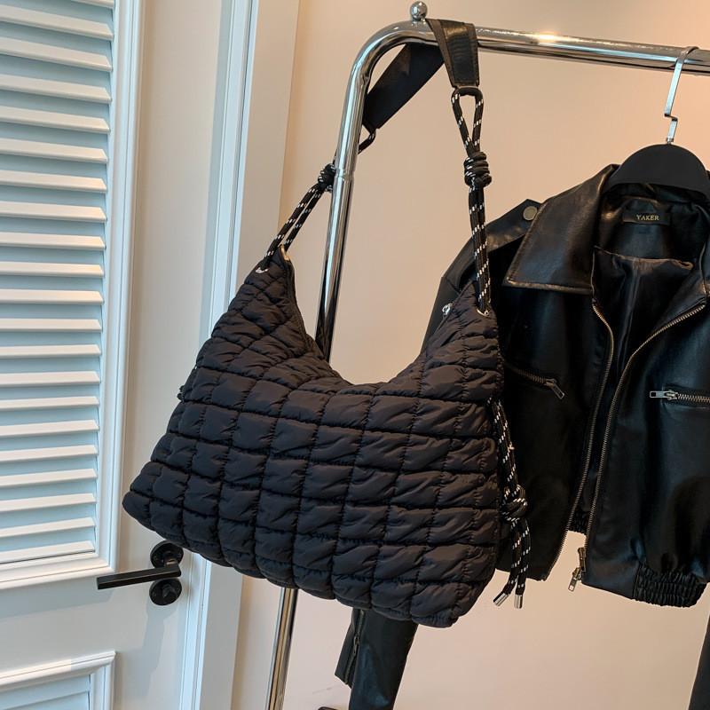 Ielgy Diamond Embroidery Thread Cloud Bag Down Padded Jacket Bag Niche Pleated One-Shoulder Korean Version Cross-Body Large-Capac