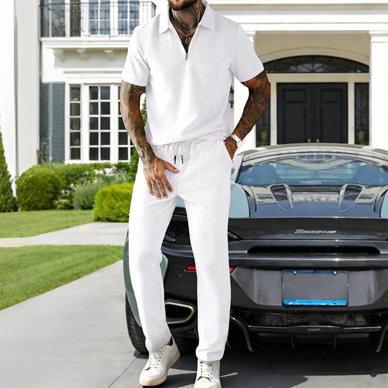 

Мужской летний комплект: белые текстурированные брюки с кулиской и поло на молнии S белый