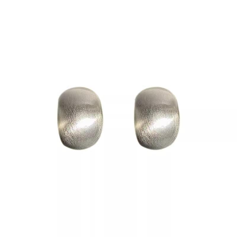 Silver Needle Eye-catching Matte Frosted Brushed Ear Studs in The Shape of A Waterdrop Arc