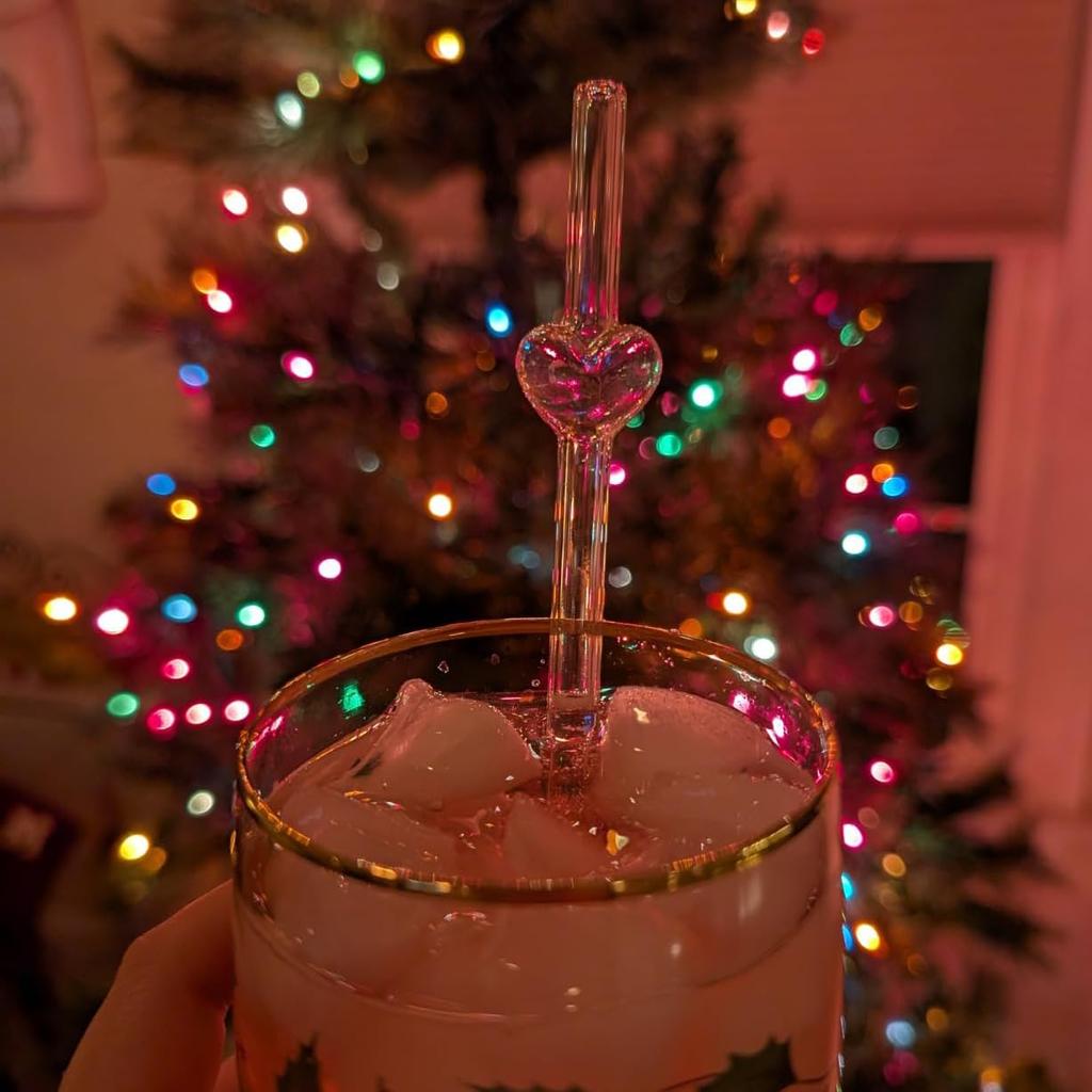 7pcs Heart Shape Reusable Glass Straws, Perfect for Cocktails,Iced Coffee Cold Beverages,Home Drinking Decoration Gift For Girls