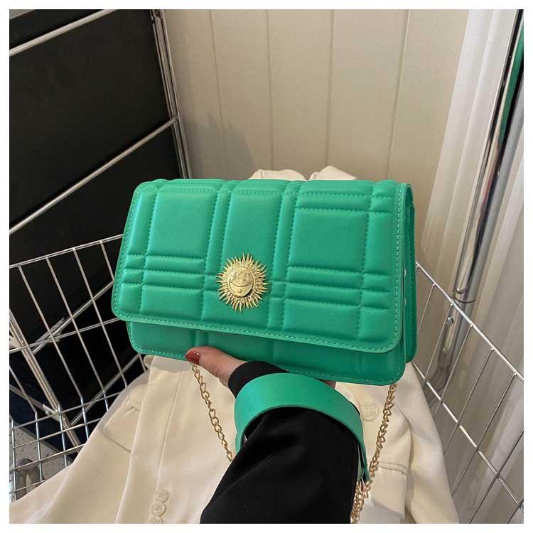 

Premium texture niche women s chain bag 2024 new fashion small square bag spring explosion shoulder messenger bag зелений