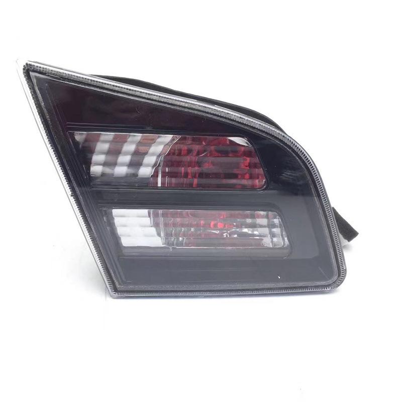 09101112 Yuexiang Old Model Rear Taillight Assembly with Reversing Light