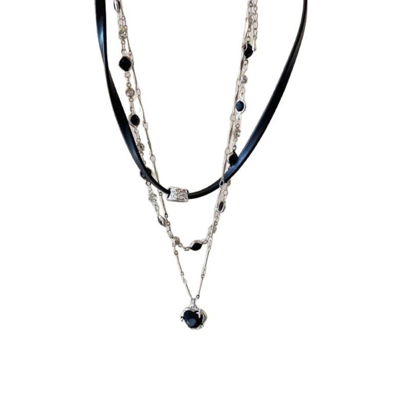 Sweet Cool Aesthetic Stackable Black Rope Necklace with Alloy Heart Charm for Layer Look Enthusiasts