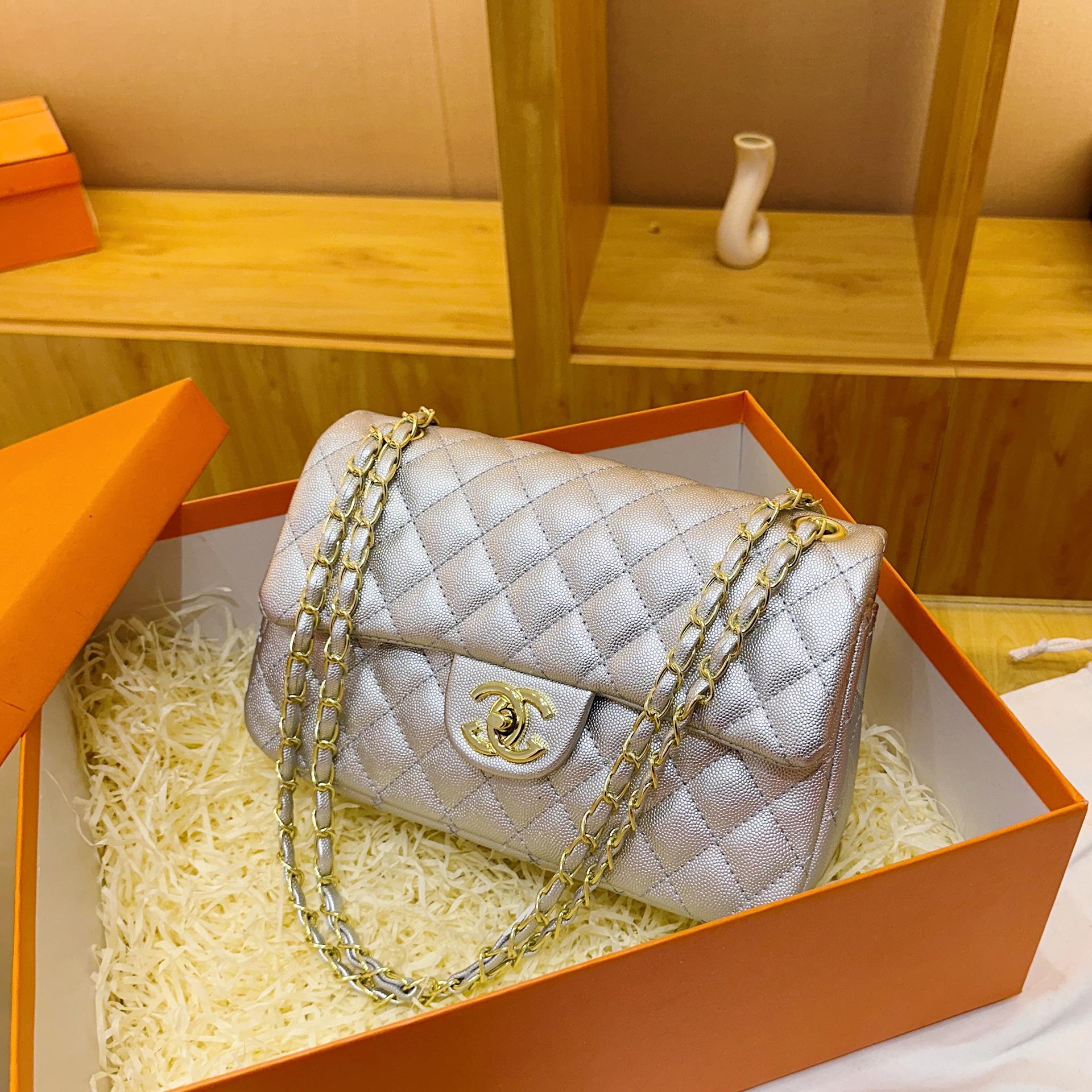 Pickerr 2026 Europese en Amerikaanse Retro Schoudertas: Dames French Flap Crossbody met Uniek Design