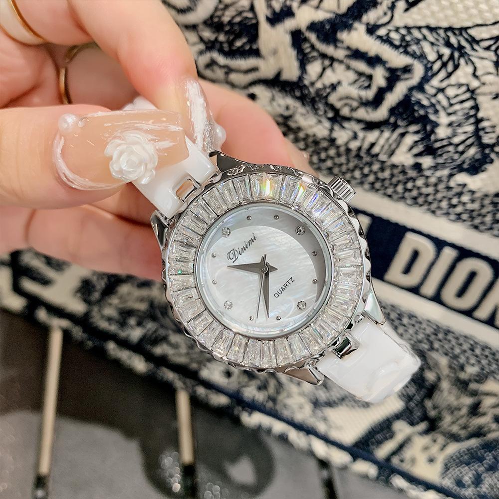 

Легкие роскошные женские часы, модные и изысканные водонепроницаемые часы, керамический ремешок для женских часов, кварцевые женские наручные часы