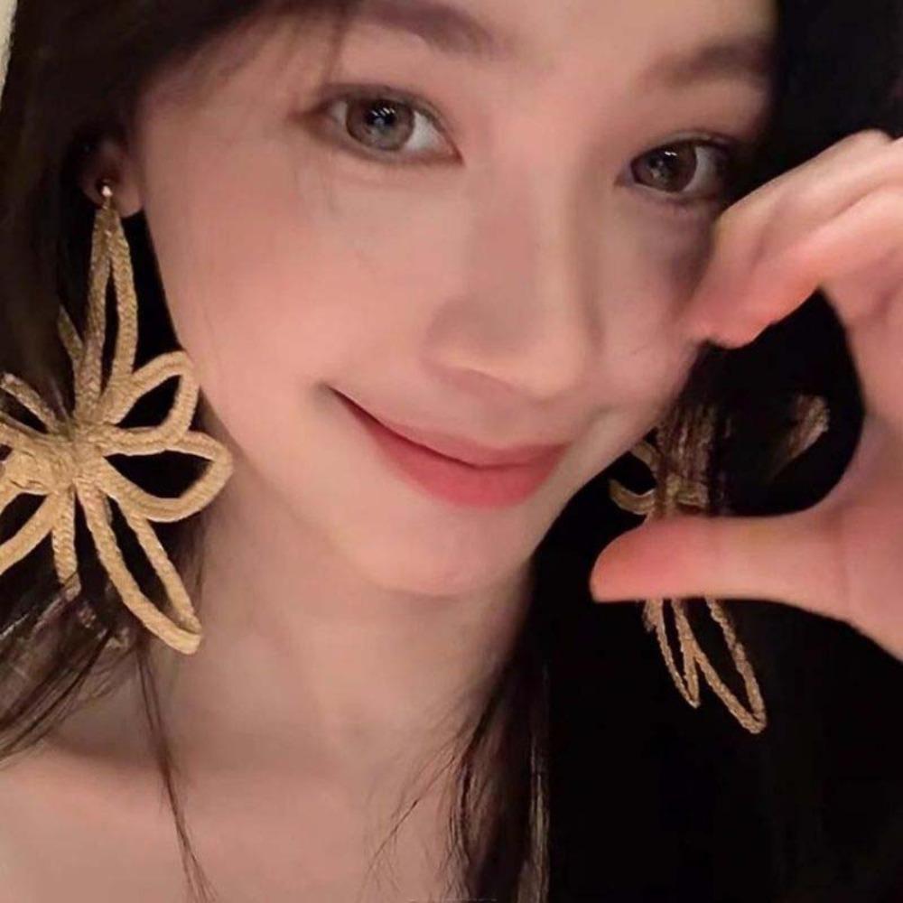 Elegant Exaggerated Flower Ear Studs Zinc Zinc Alloy Hollow Floral Earrings Straw Woven Earrings  Vacation