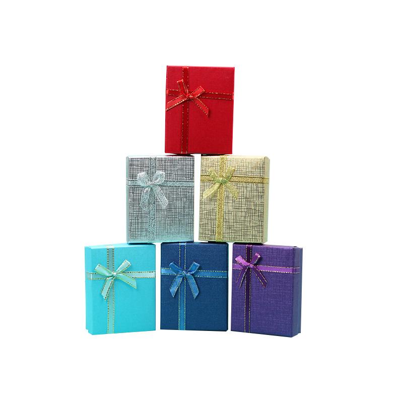 Gold-Edged Jewelry Gift Box: 7x9x2.8 Necklace Packaging