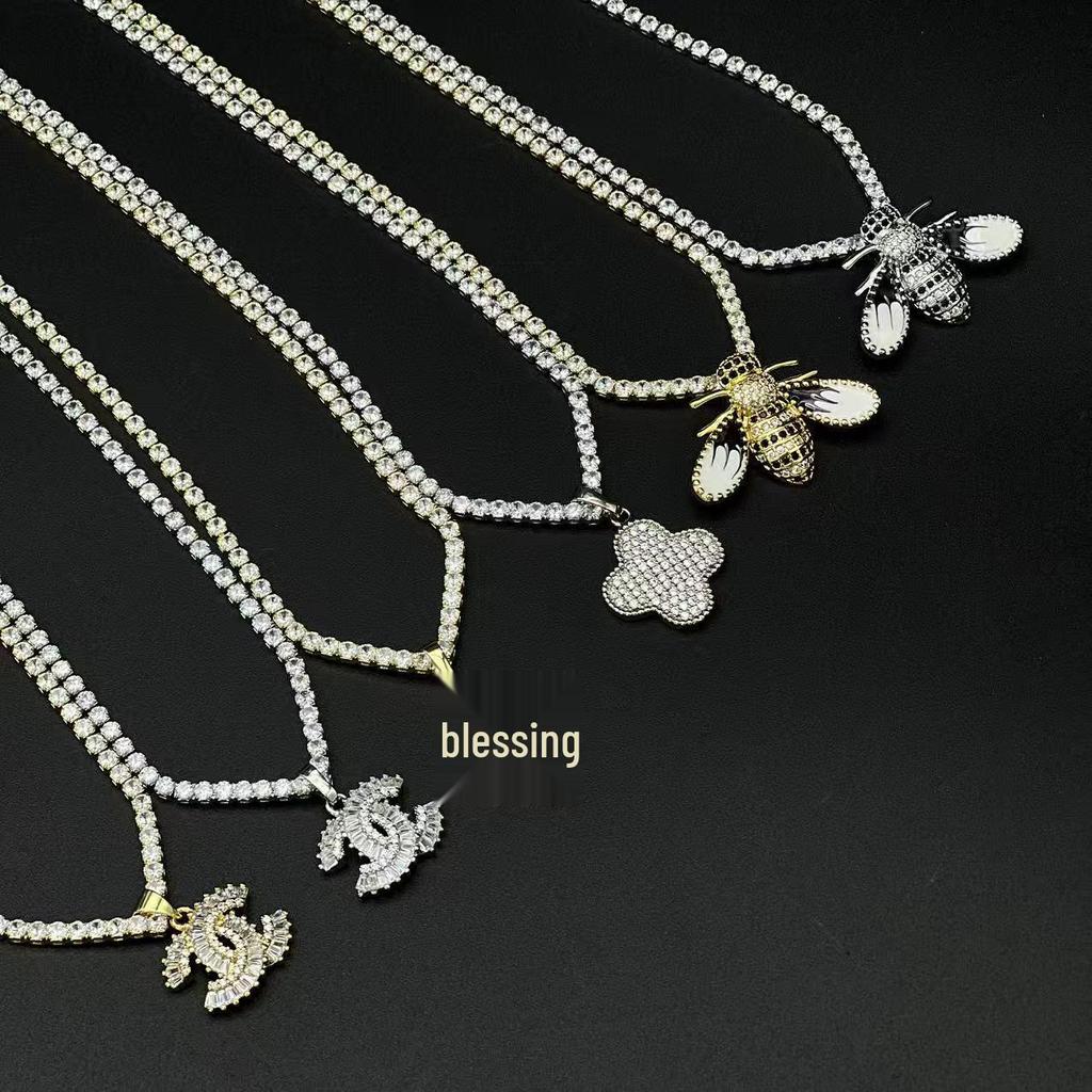 Zircon Bee Necklace & Double C Four-Leaf Clover Pendant - Luxurious Drip Oil Design