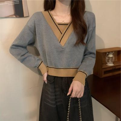 Fake Two-piece Contrasting V-neck Knitted Bottoming Shirt Women's Autumn Coat with Slim-fitting Sweater Inside, Small Short Top