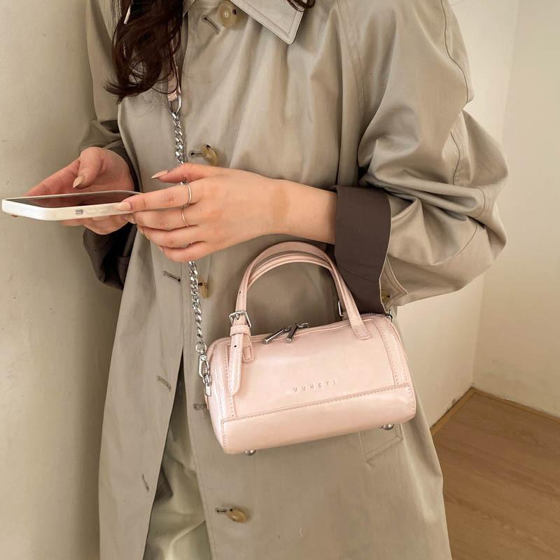 Fashionable Synthetic Leather Purse With Zipper Closure For Urban Style