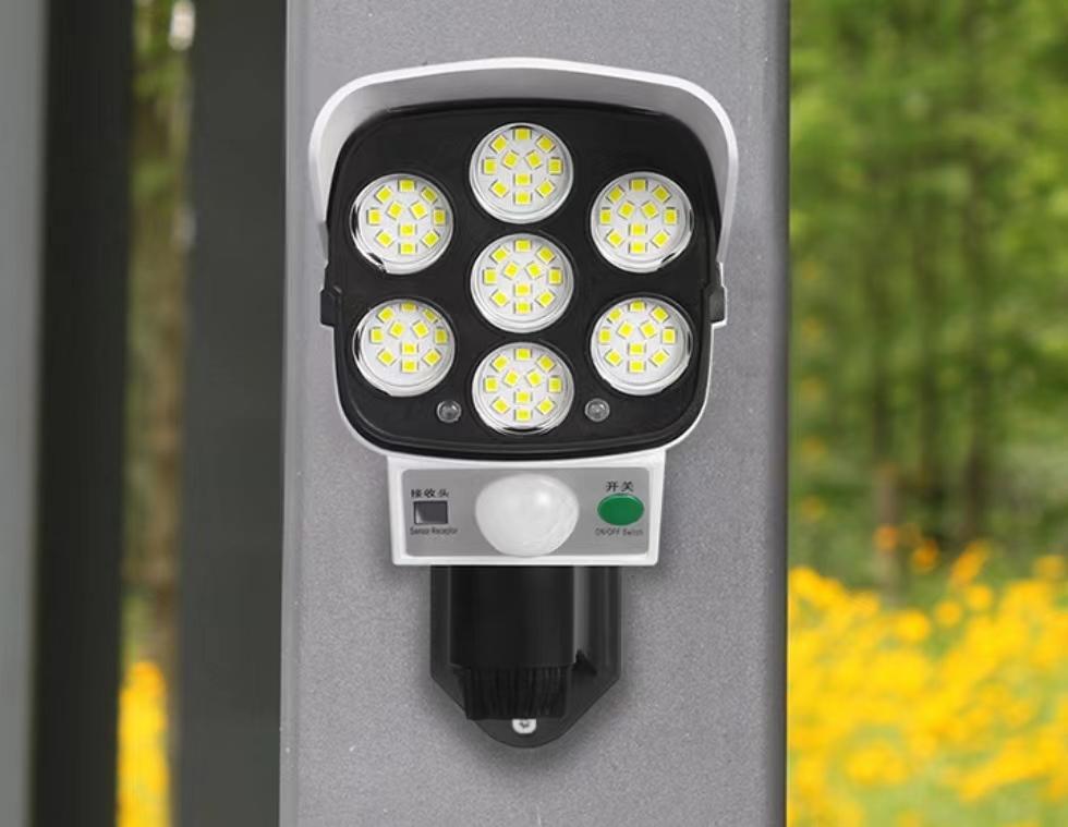 77LED Solar Light with Remote Control Monitoring Style Solar Street Light Garden LED Light