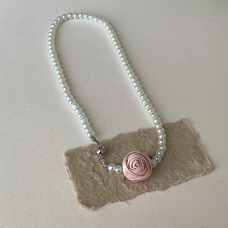 Three-Dimensional Flower Magnet Pearl Necklace Female Niche Design French Retro Versatile Temperament Fashion Neck Chain Collarbone Chain